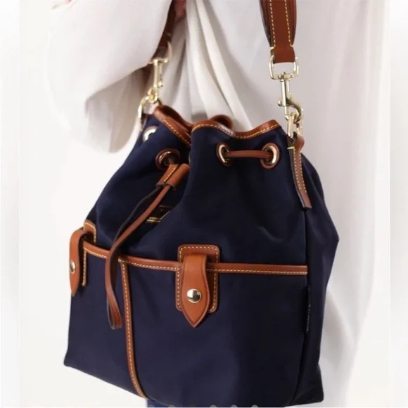 Dooney & Bourke Wayfarer Drawstring Bucket Bag Nylon Navy Handbag AUTHENTIC NEW - Picture 3 of 6